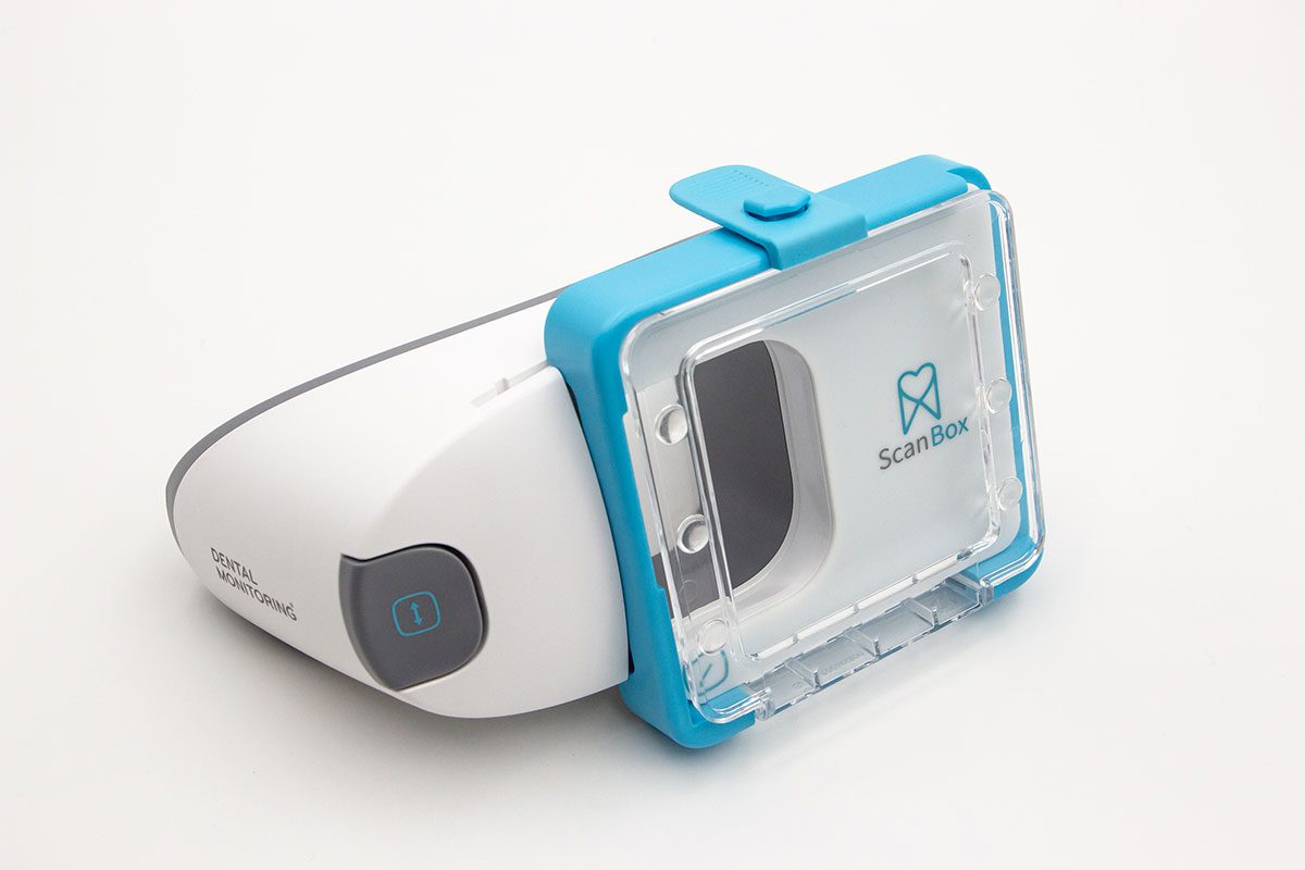 scabox-dm Image of a dental monitoring in OKC scan box